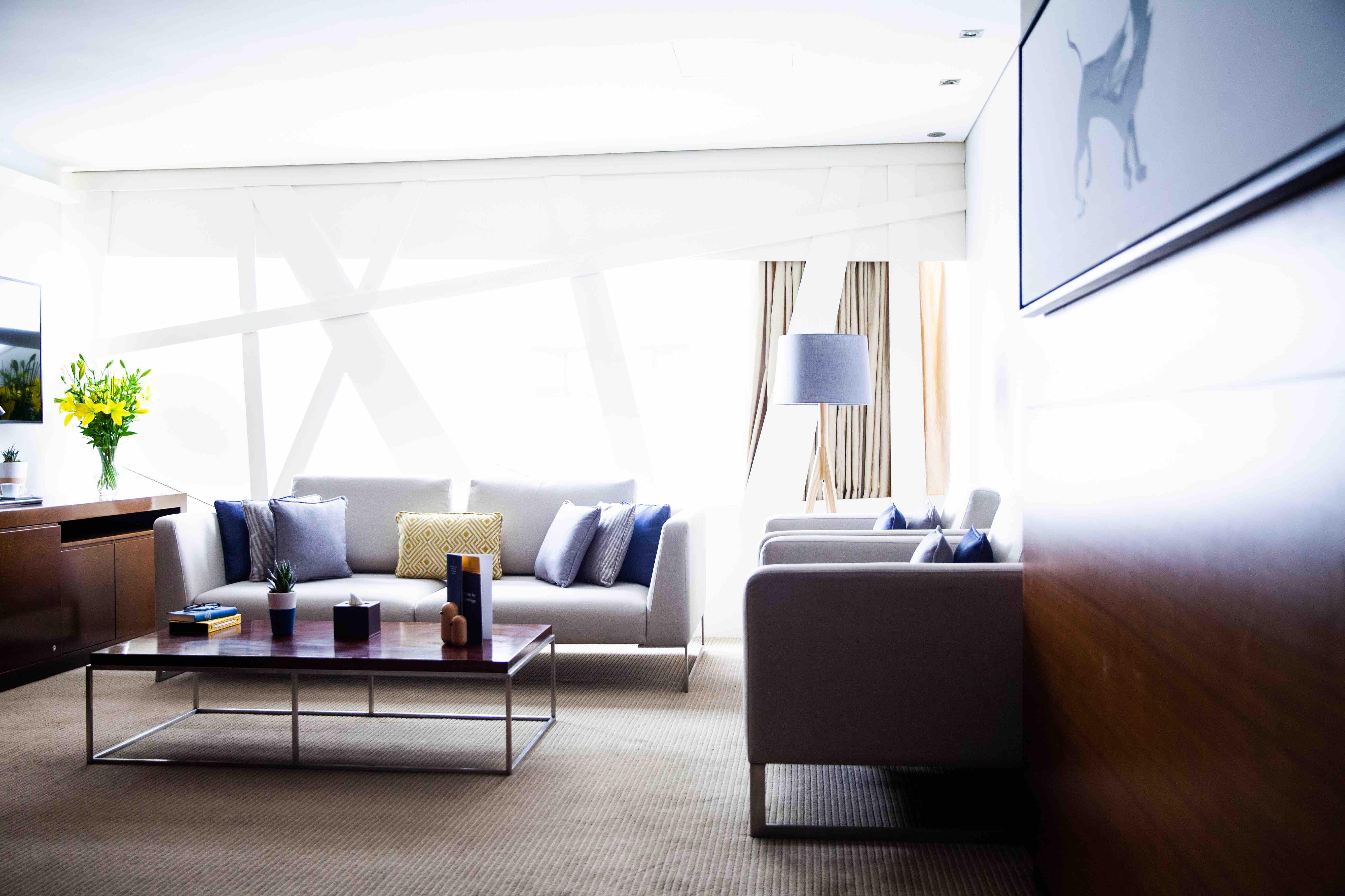 Voco Dubai By Ihg Hotel Exterior photo A living room at the Mandarin Oriental, Hong Kong