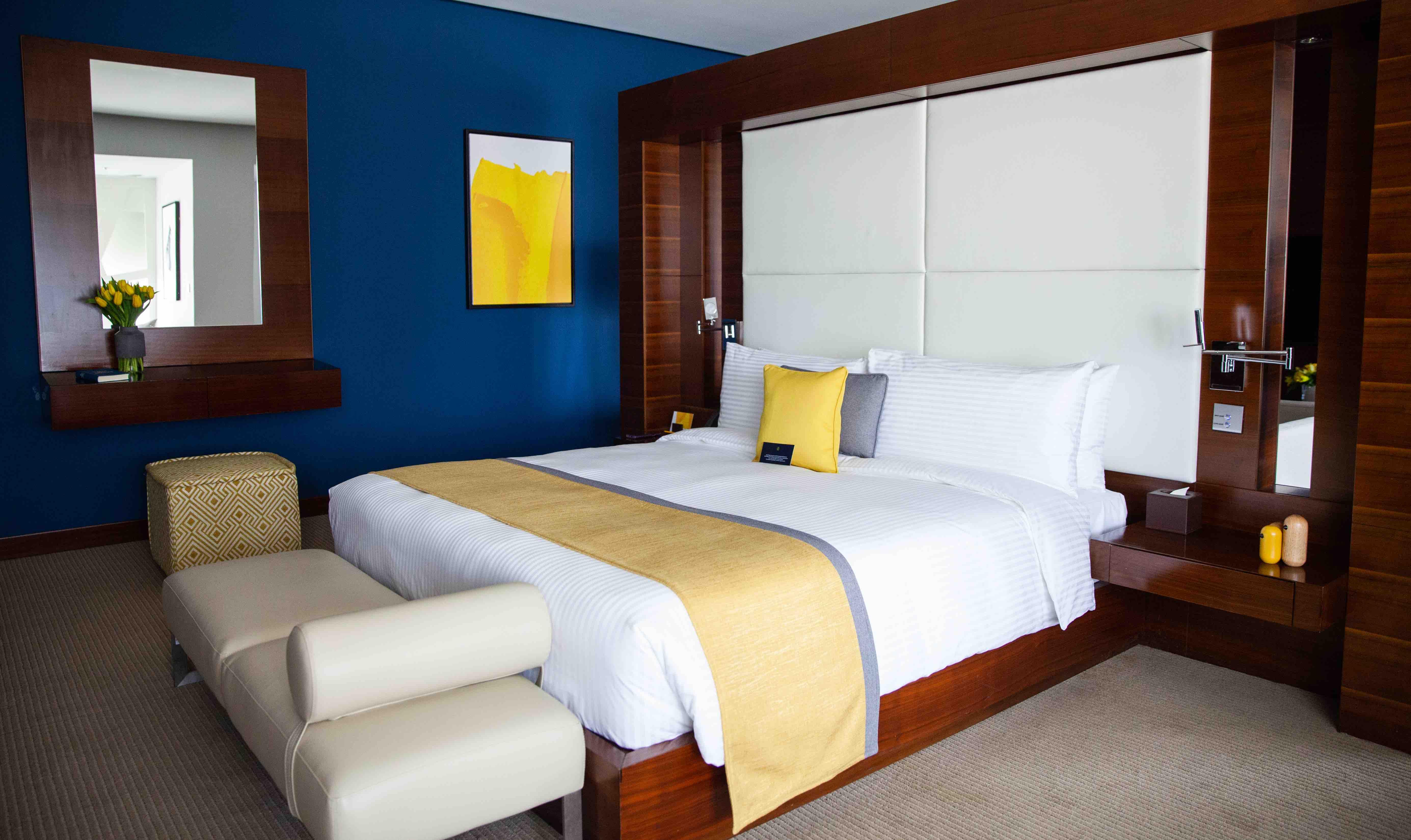 Voco Dubai By Ihg Hotel Exterior photo A bedroom at the hotel