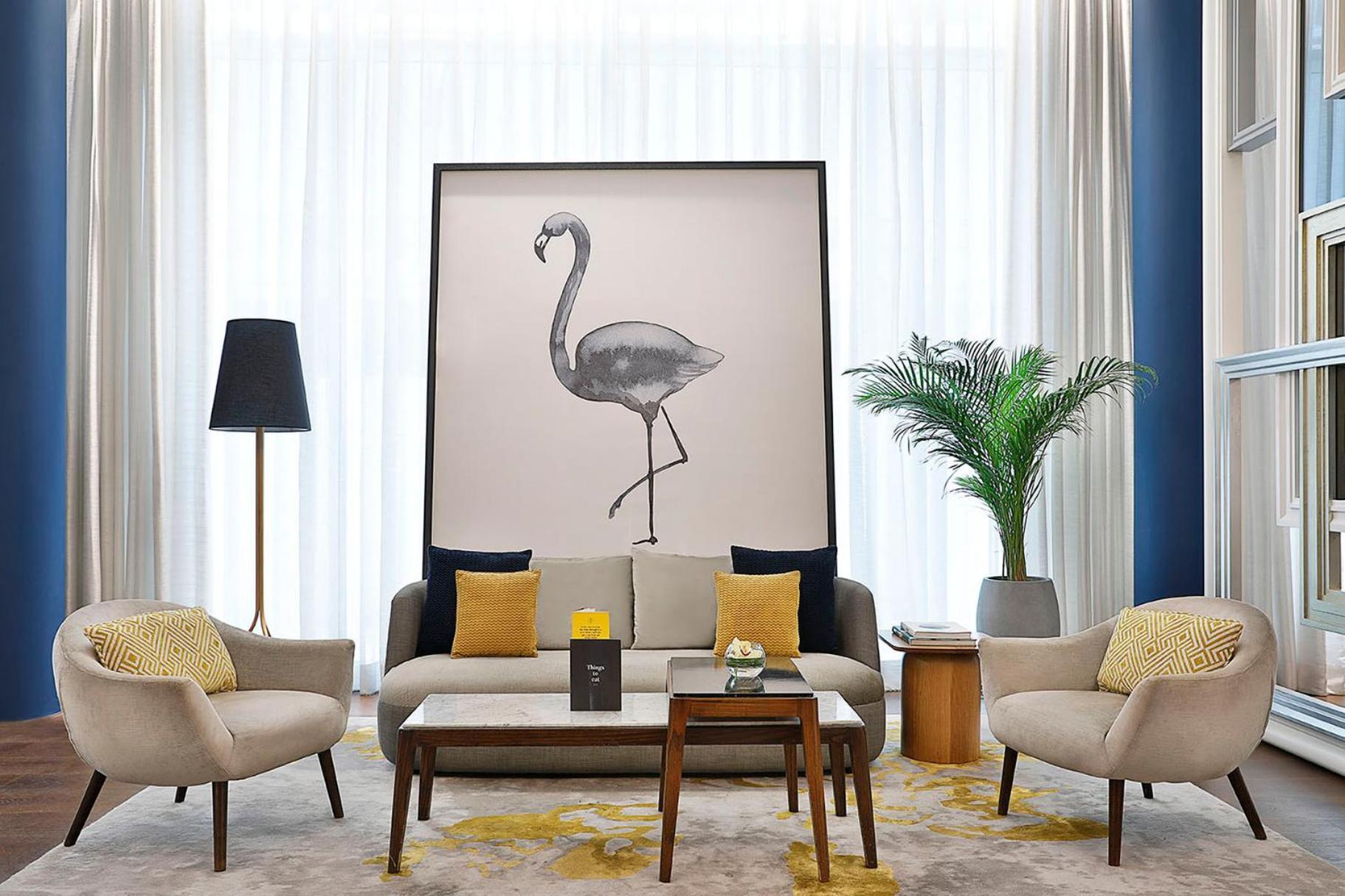 Voco Dubai, An Ihg Hotel Exterior photo A living room with a large painting